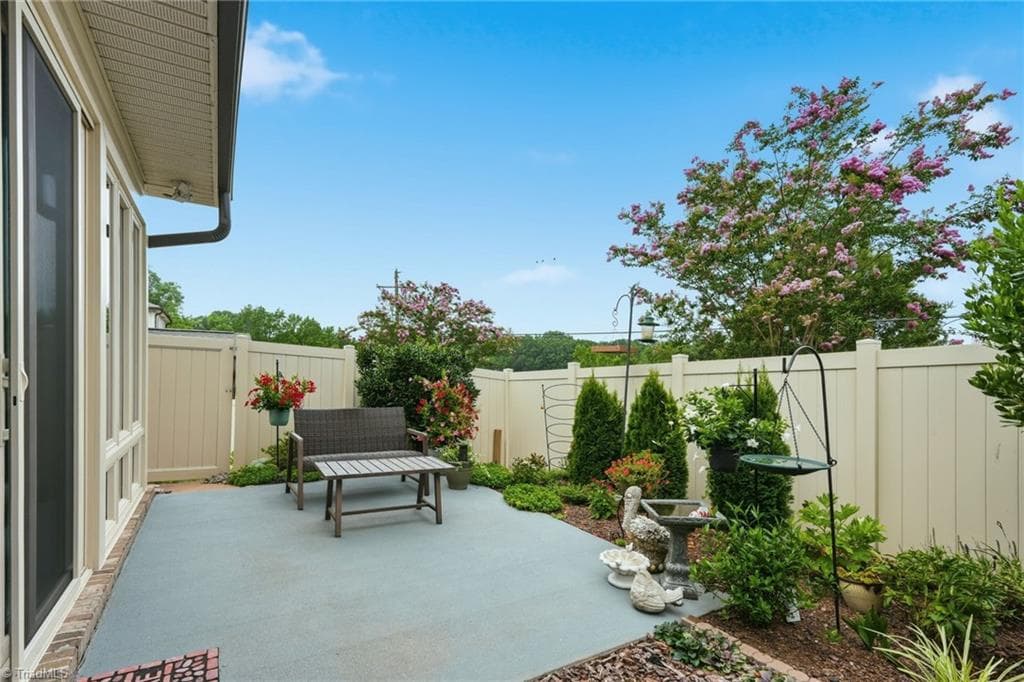 Stick/Site Built at 1009 Beechcrest Drive, Kernersville NC 27284, photo 25 of 28