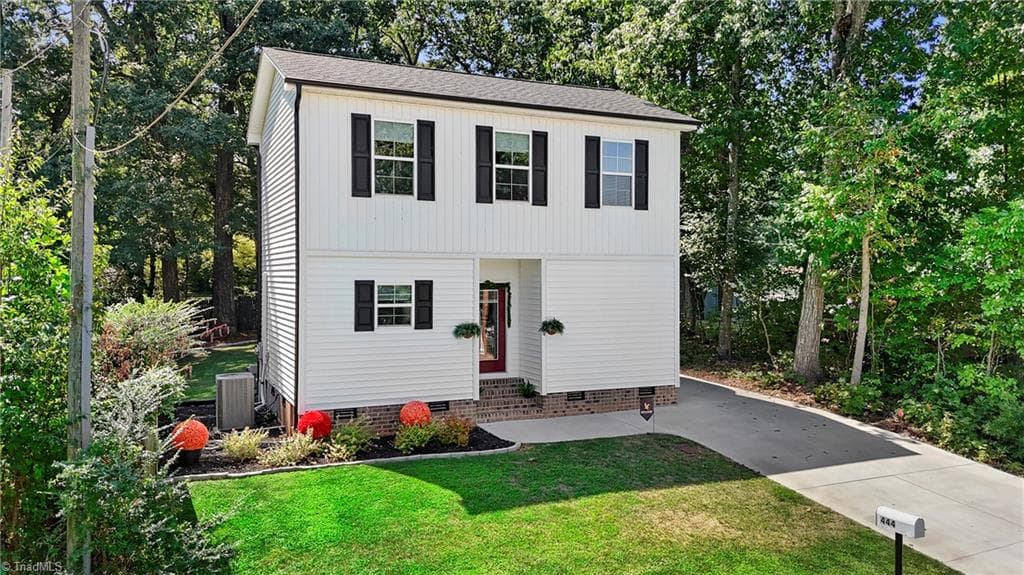 Stick/Site Built at 444 S Shore Drive, Lexington NC 27292, photo 3 of 33