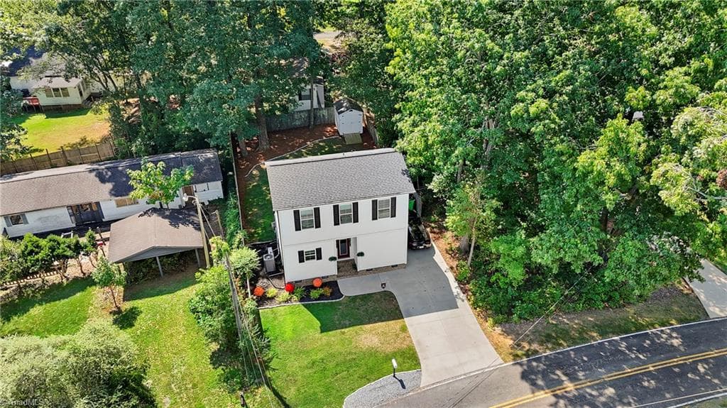 Stick/Site Built at 444 S Shore Drive, Lexington NC 27292, photo 5 of 33