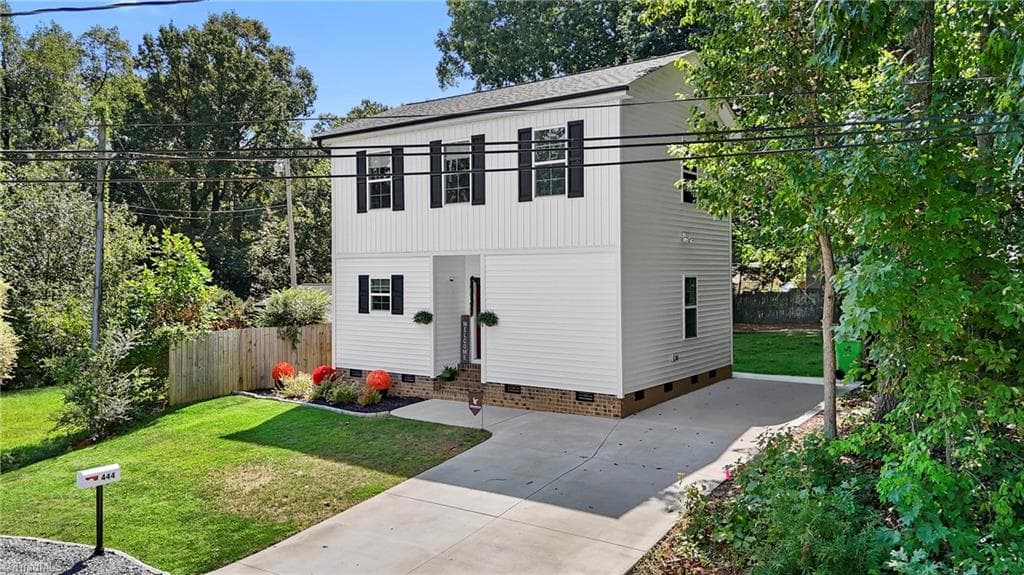 Stick/Site Built at 444 S Shore Drive, Lexington NC 27292, photo 4 of 33