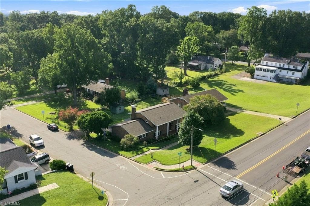 Stick/Site Built at 1119 Briarcliff Road, Burlington NC 27215, Burlington, photo 2 of 23