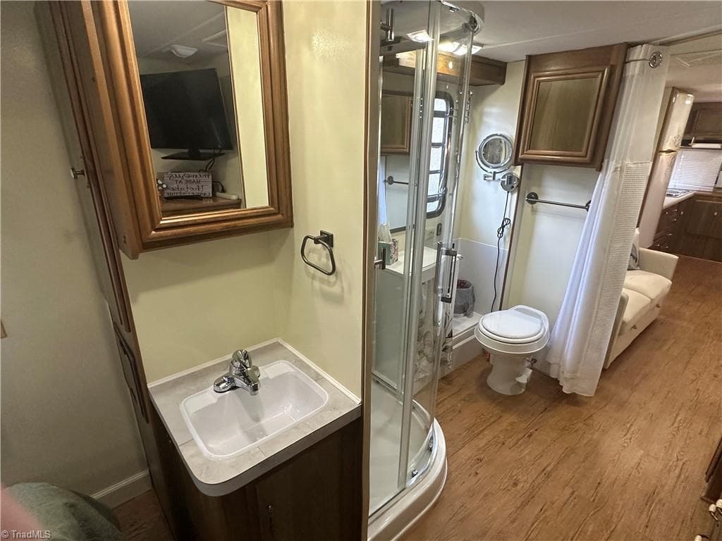 Manufactured Home at 142 Cardinal Drive, New London NC 28127, New London, photo 16 of 50