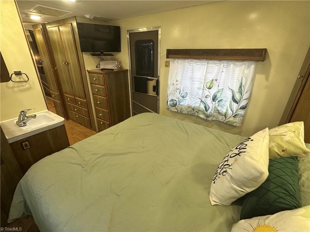 Manufactured Home at 142 Cardinal Drive, New London NC 28127, New London, photo 15 of 50