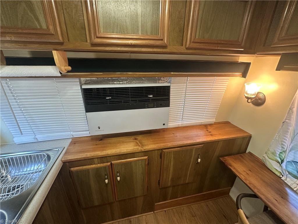 Manufactured Home at 142 Cardinal Drive, New London NC 28127, New London, photo 11 of 50