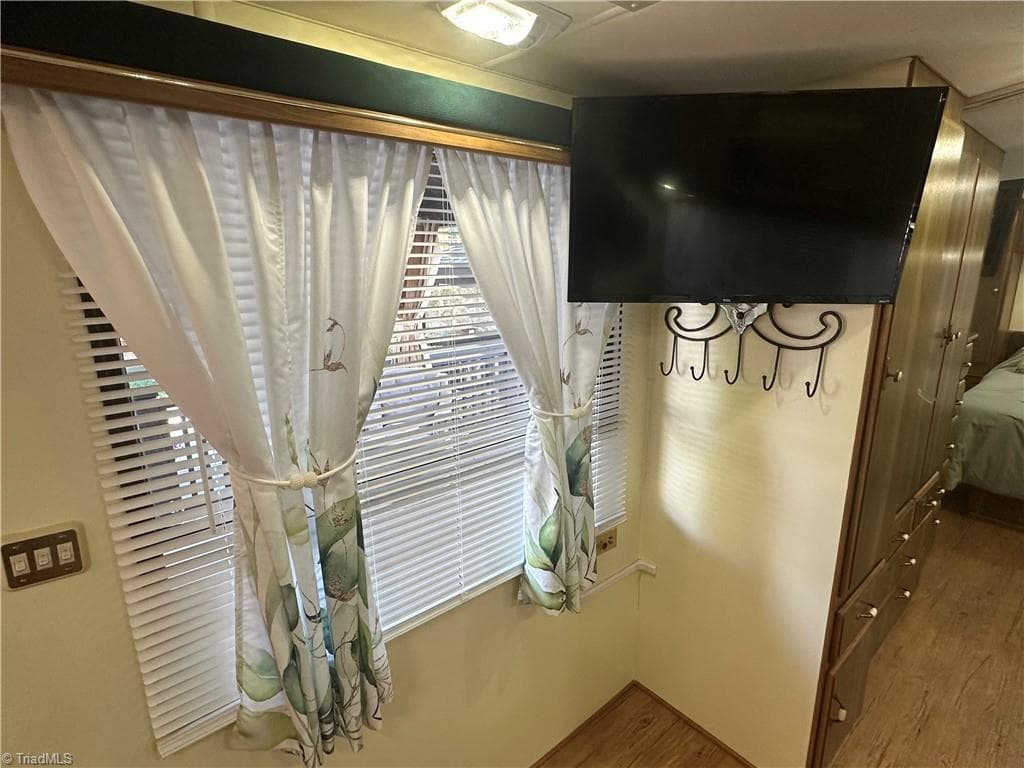 Manufactured Home at 142 Cardinal Drive, New London NC 28127, New London, photo 8 of 50