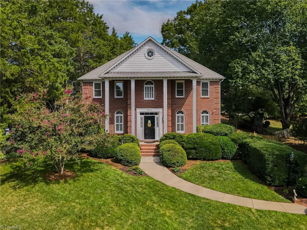 4025 Huntscroft Lane, Winston-Salem NC 27106
