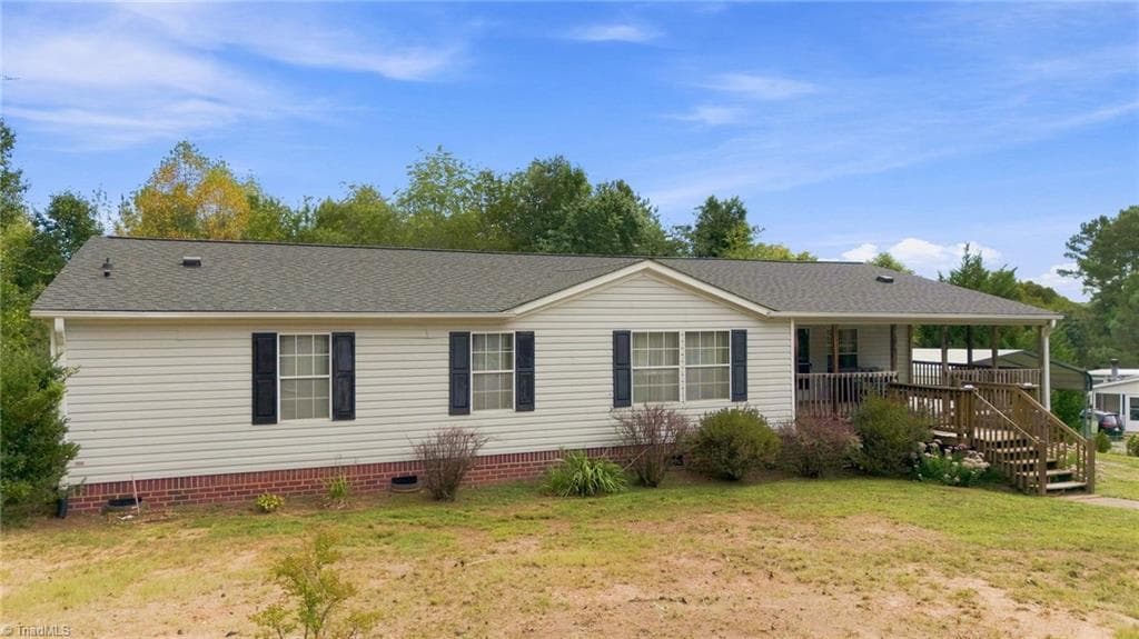 Manufactured Home at 1150 Nature Lane, Walnut Cove NC 27052, Walnut Cove, photo 6 of 26