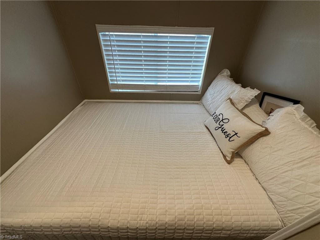 Manufactured Home at 106 Deerfield Drive, New London NC 28127, New London, photo 17 of 50