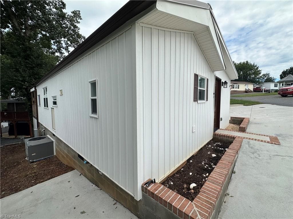 Manufactured Home at 106 Deerfield Drive, New London NC 28127, New London, photo 22 of 50