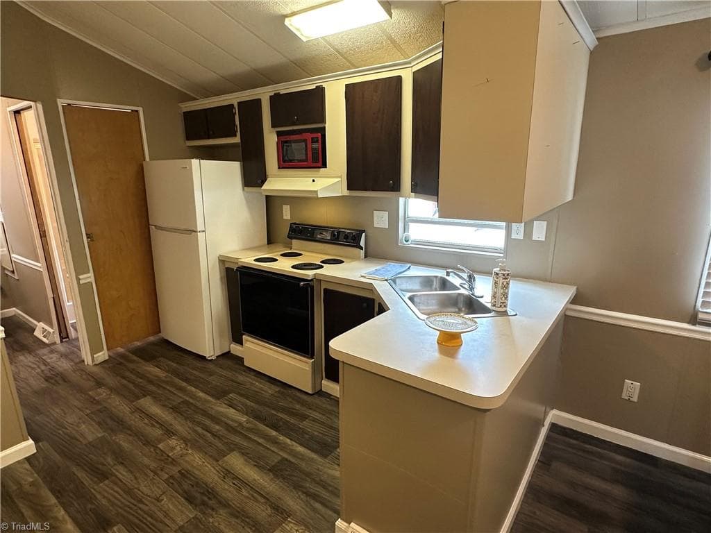 Manufactured Home at 106 Deerfield Drive, New London NC 28127, New London, photo 7 of 50