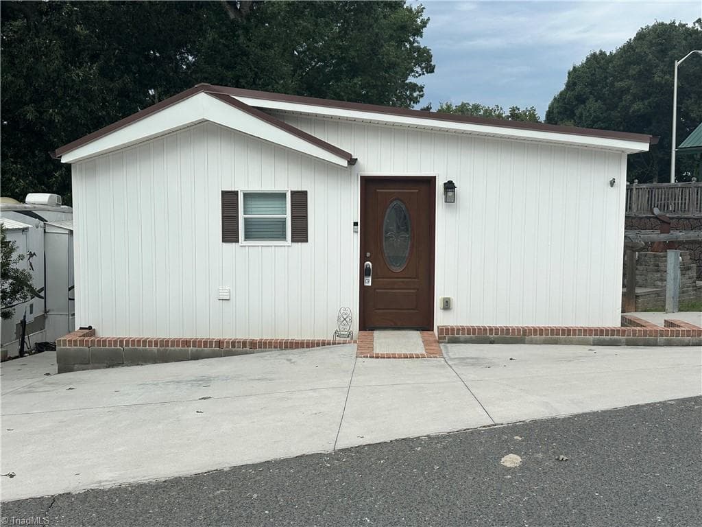 106 Deerfield Drive, New London NC 28127