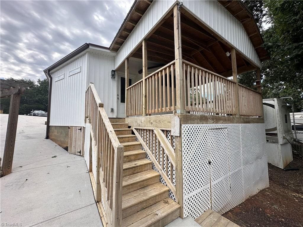 Manufactured Home at 106 Deerfield Drive, New London NC 28127, New London, photo 24 of 50