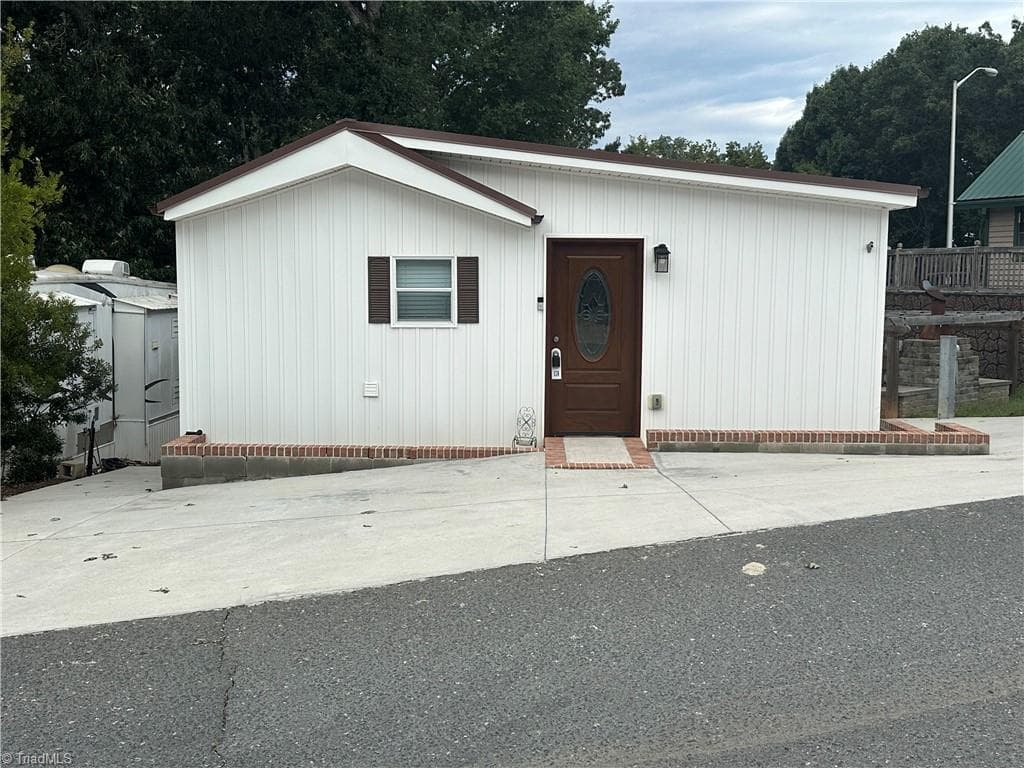 Manufactured Home at 106 Deerfield Drive, New London NC 28127, New London, photo 30 of 50