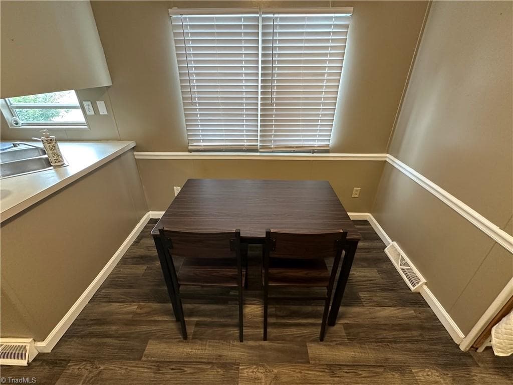 Manufactured Home at 106 Deerfield Drive, New London NC 28127, New London, photo 10 of 50