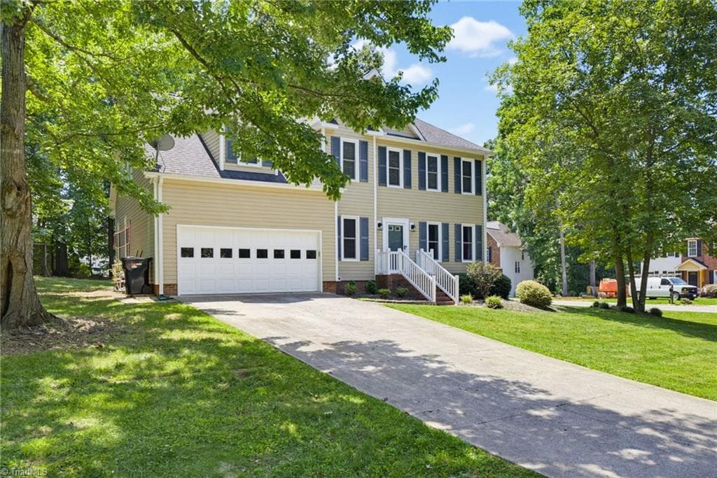 Stick/Site Built at 6101 Glenridge Court, Kernersville NC 27284, photo 2 of 33