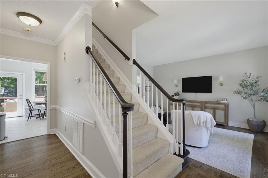 Stick/Site Built at 6101 Glenridge Court, Kernersville NC 27284, photo 5 of 33