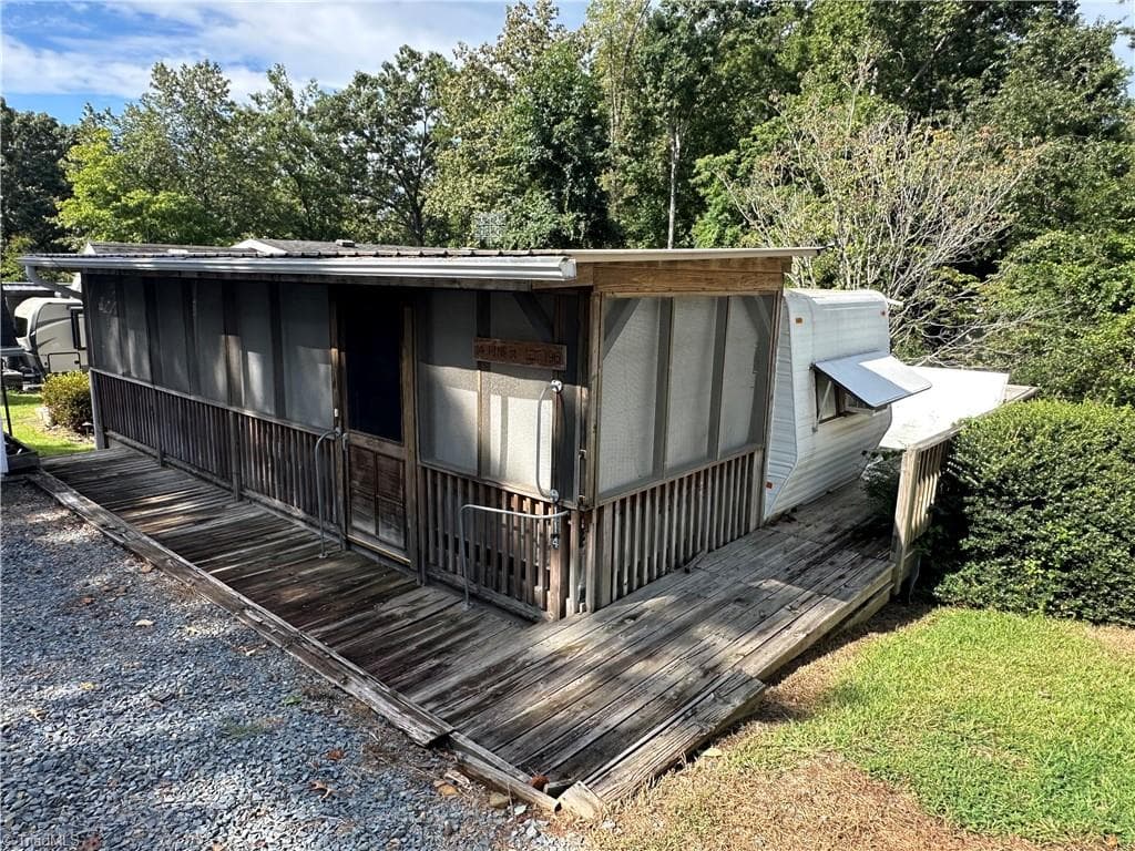 Manufactured Home at 114 Pine Street, New London NC 28127, New London, photo 4 of 48
