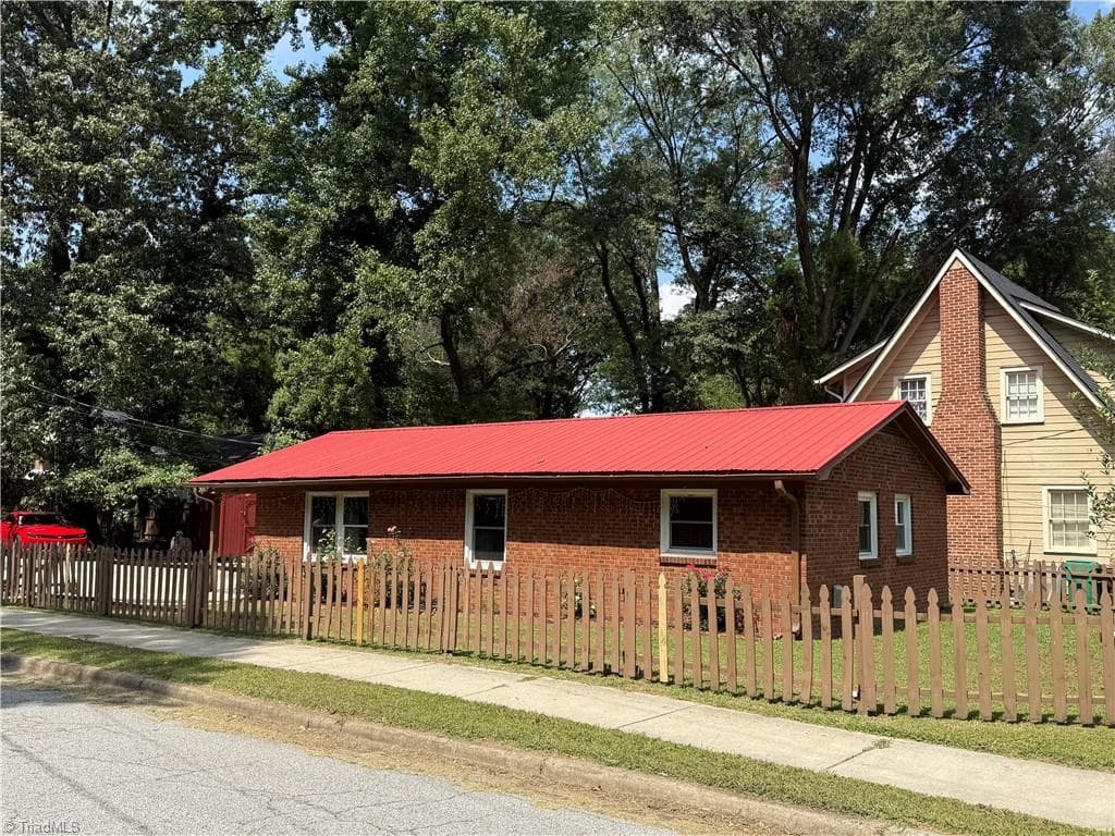 301 E State Avenue, High Point NC 27262
