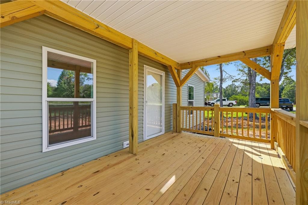 Manufactured Home at 297 Glenn Dancy Road, Hays NC 28635, photo 5 of 38