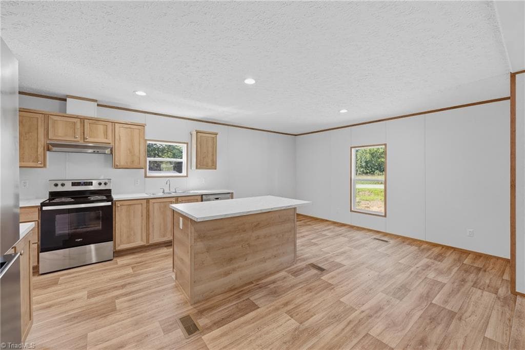 Manufactured Home at 277 Glenn Dancy Road, Hays NC 28635, photo 12 of 37