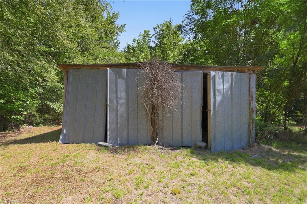 Manufactured Home at 6848-B Nc Highway 87 S, Graham NC 27253, photo 13 of 30