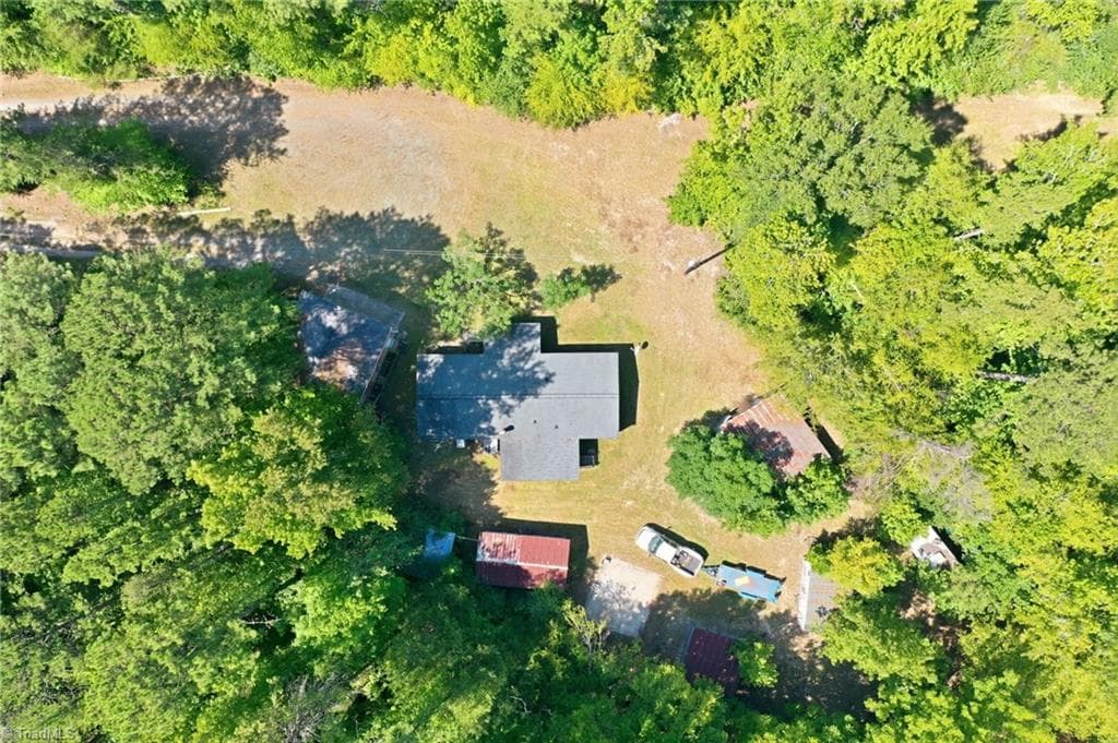 Manufactured Home at 6848-B Nc Highway 87 S, Graham NC 27253, photo 5 of 30