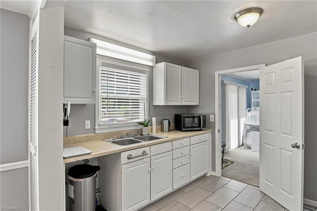 Stick/Site Built at 203 Capistrano Drive, Winston-Salem NC 27103, Winston-Salem, photo 10 of 33