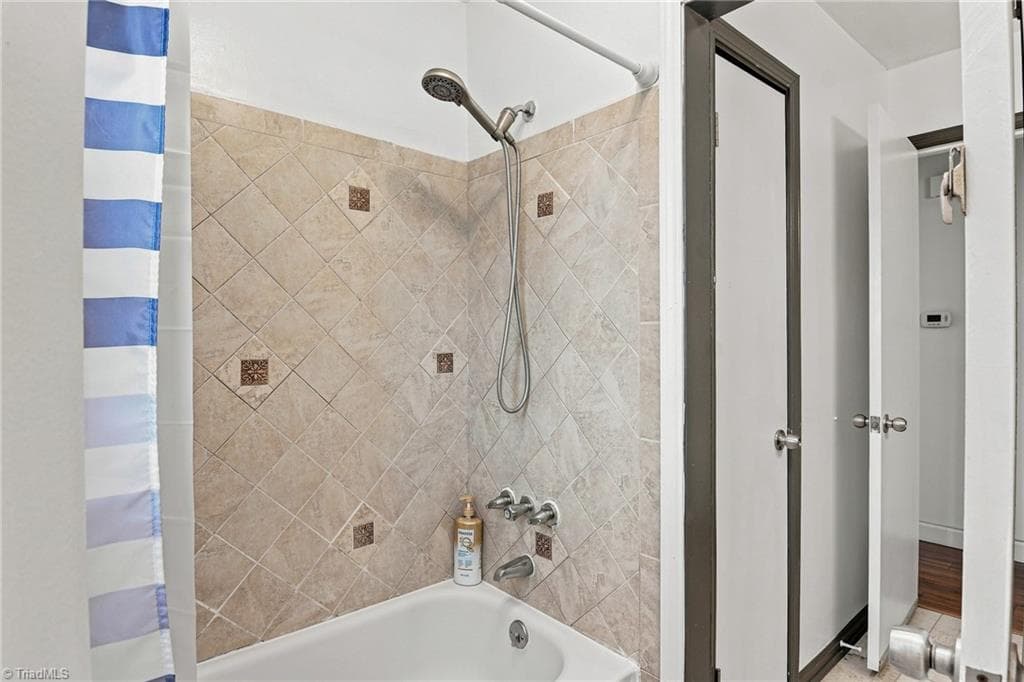 Stick/Site Built at 203 Capistrano Drive, Winston-Salem NC 27103, Winston-Salem, photo 18 of 33