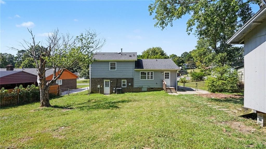 Stick/Site Built at 1115 Castlegate Drive, Winston-Salem NC 27103, photo 23 of 24