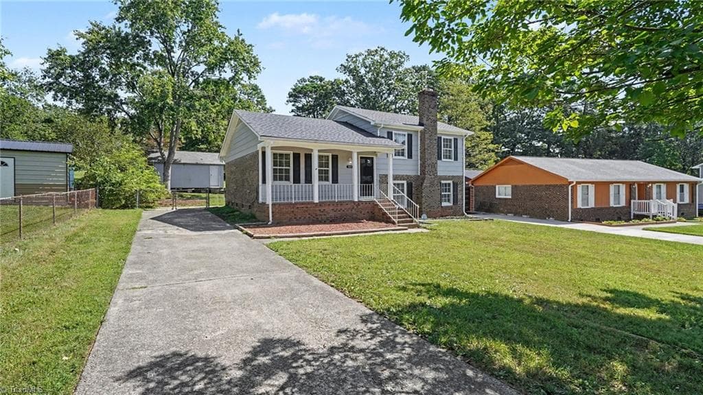 Stick/Site Built at 1115 Castlegate Drive, Winston-Salem NC 27103, Winston-Salem, photo 2 of 19