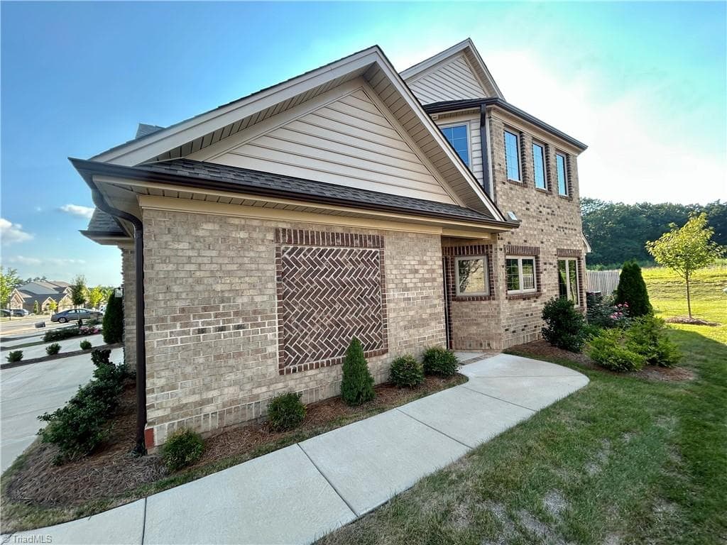 Stick/Site Built at 4743 Willowstone Drive, High Point NC 27265, photo 13 of 40