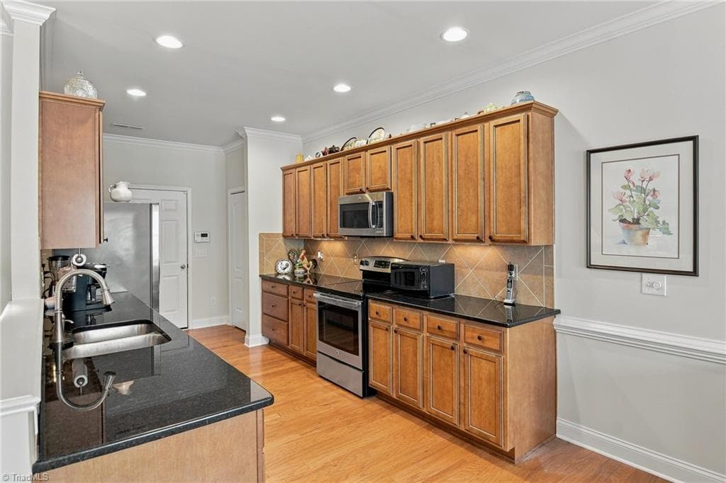 Stick/Site Built at 6246 Langdon Village Court, Clemmons NC 27012, photo 11 of 30