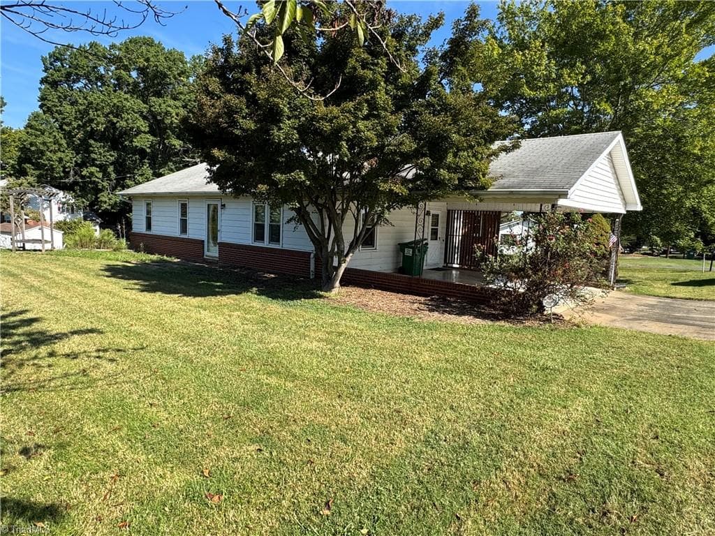 Stick/Site Built at 200 W King Street, King NC 27021, King, photo 9 of 92