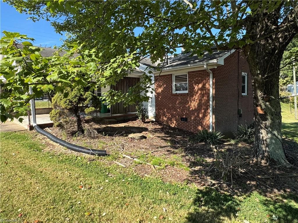 Stick/Site Built at 200 W King Street, King NC 27021, King, photo 7 of 92