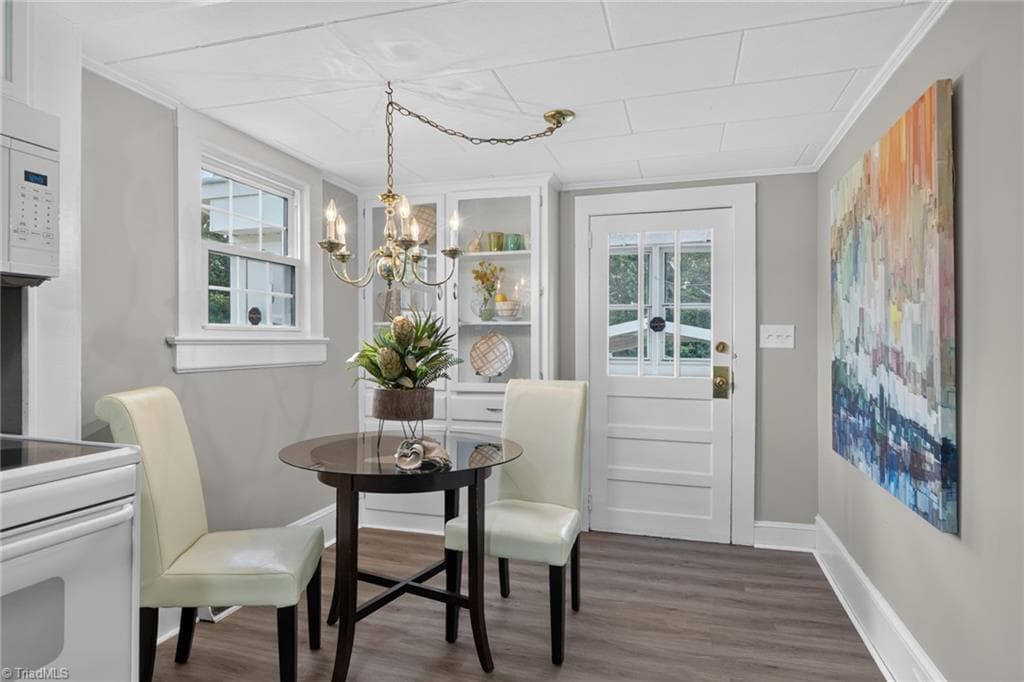 EAT-IN KITCHEN WITH BUILT-INs - 284 New Salem Road, Randleman NC 27317, Randleman