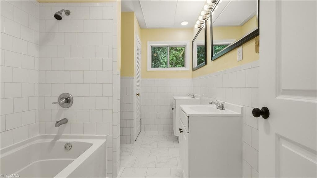 Hall Bath - 516 park Lane, Reidsville NC 27320, Reidsville