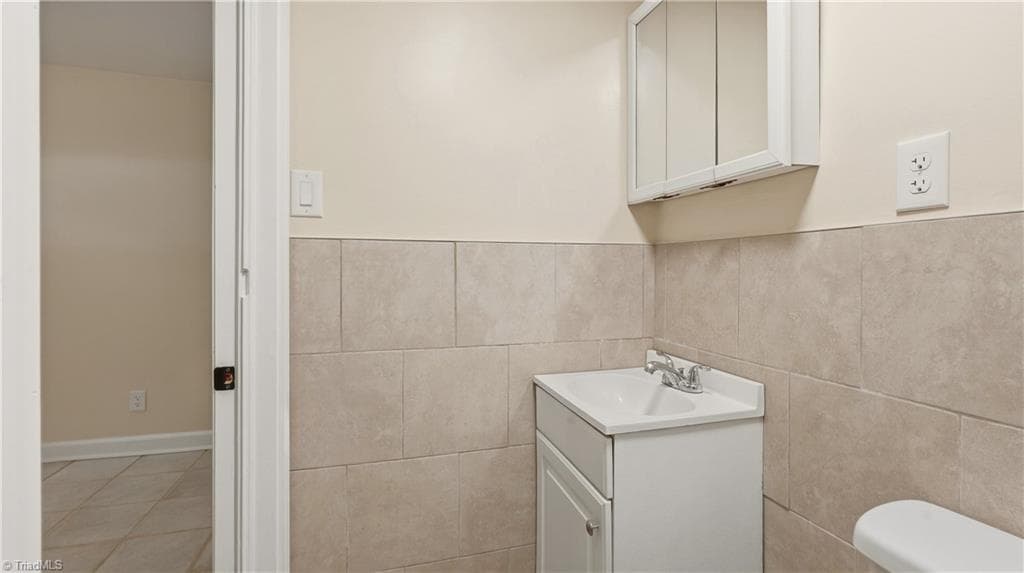 Half Bath - 516 park Lane, Reidsville NC 27320, Reidsville