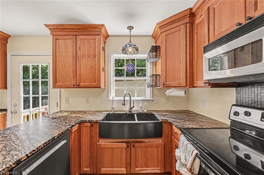 Stick/Site Built at 4141 Whispering Oaks Court, Graham NC 27253, photo 11 of 24