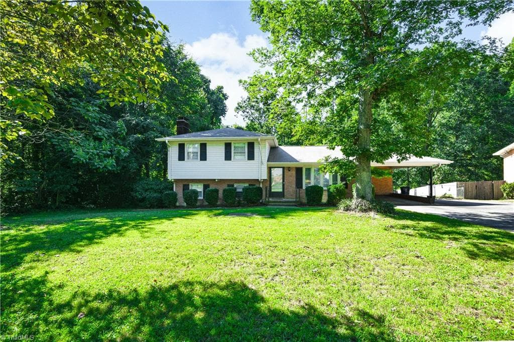 4025 Sedgewood Lane, Greensboro NC 27407