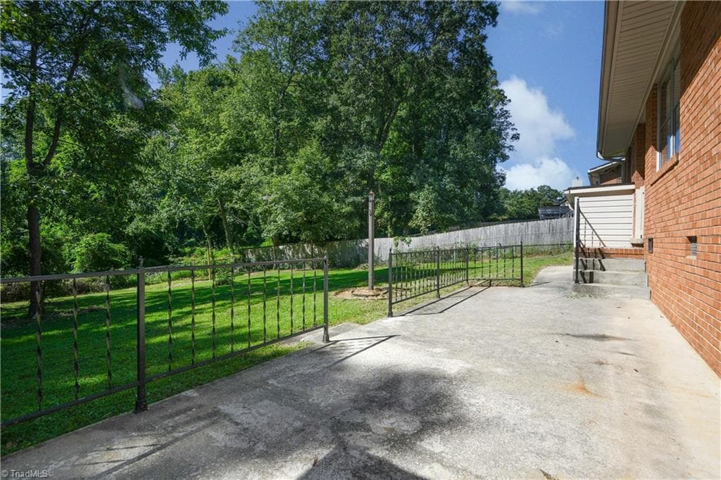Stick/Site Built at 4025 Sedgewood Lane, Greensboro NC 27407, photo 35 of 40