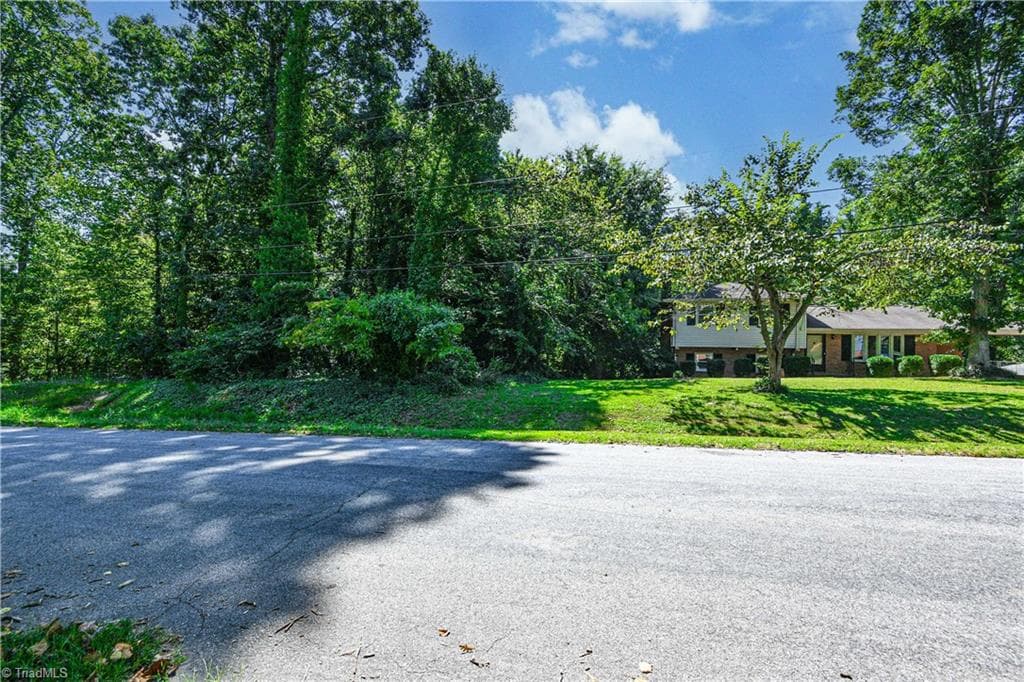 Stick/Site Built at 4025 Sedgewood Lane, Greensboro NC 27407, photo 39 of 40