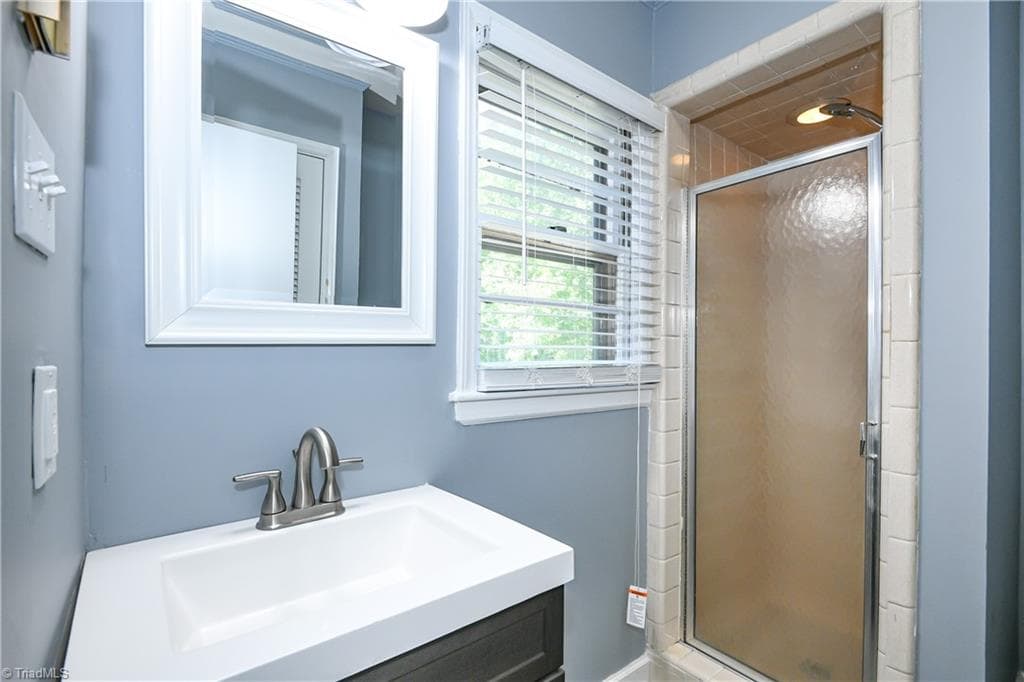 Stick/Site Built at 4025 Sedgewood Lane, Greensboro NC 27407, photo 29 of 40