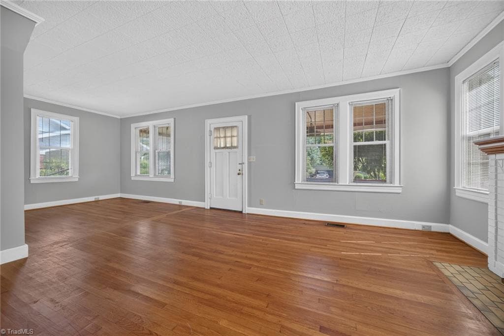 Stick/Site Built at 209 Louise Avenue, High Point NC 27262, photo 5 of 32