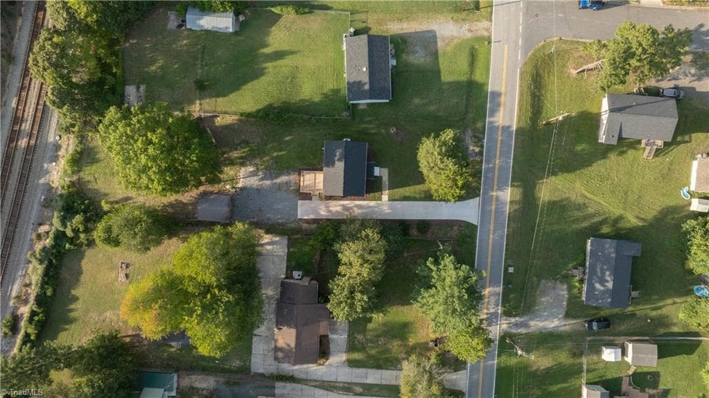 Stick/Site Built at 4505 Southern Webbing Mill Road, Greensboro NC 27405, photo 7 of 40