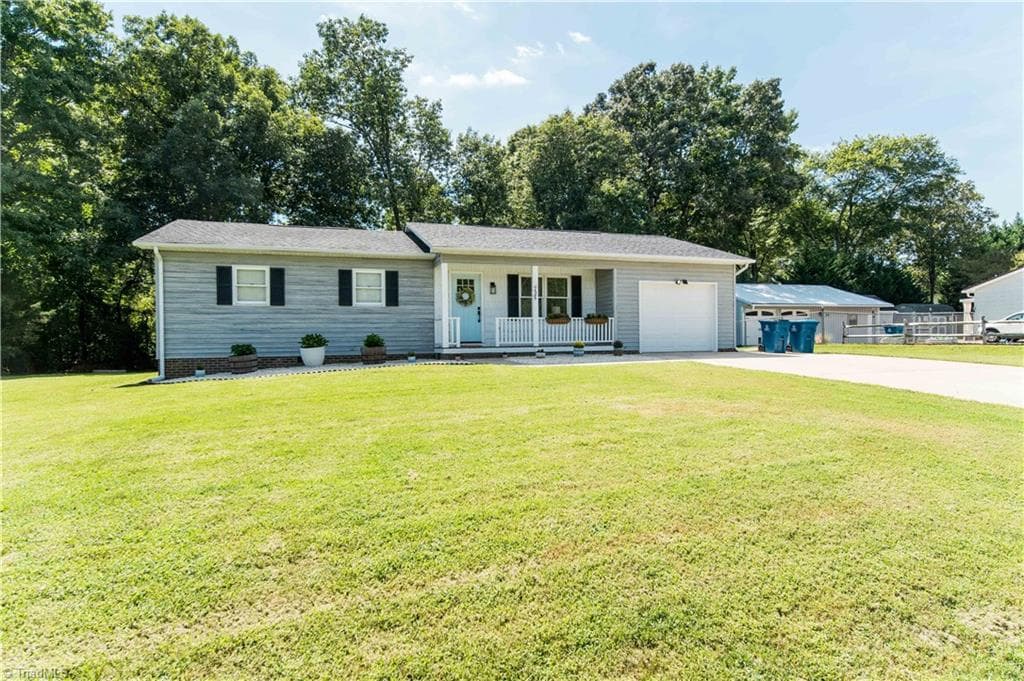 Stick/Site Built at 725 Beech Street, Yadkinville NC 27055, Yadkinville, photo 13 of 54