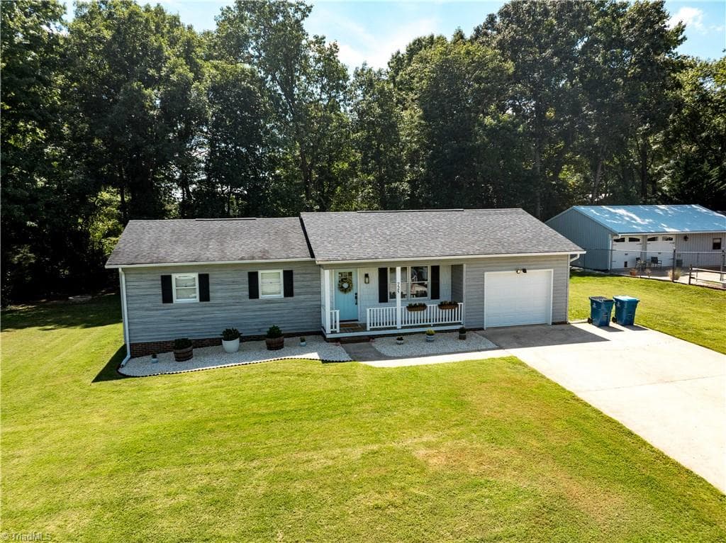Stick/Site Built at 725 Beech Street, Yadkinville NC 27055, Yadkinville, photo 5 of 54