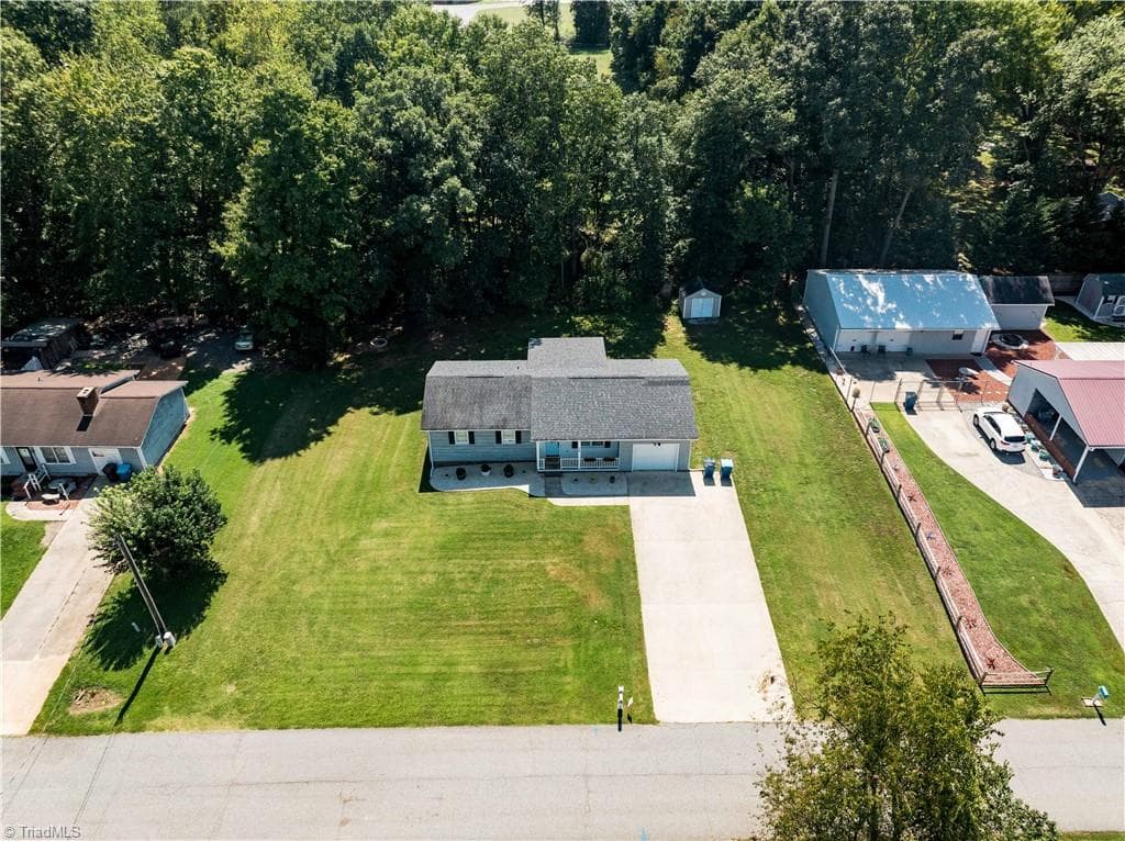 Stick/Site Built at 725 Beech Street, Yadkinville NC 27055, Yadkinville, photo 9 of 54