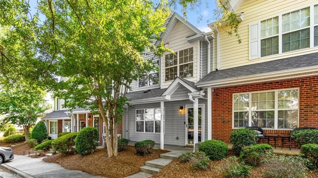 Stick/Site Built at 41 Tannenbaum Circle, Greensboro NC 27410, photo 3 of 32
