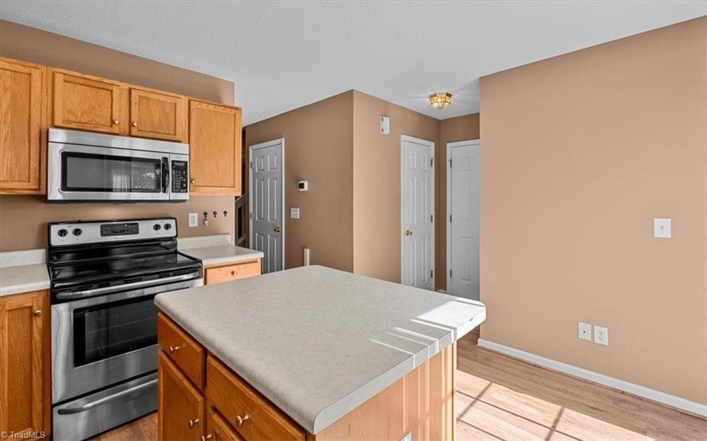 Stick/Site Built at 41 Tannenbaum Circle, Greensboro NC 27410, photo 15 of 32