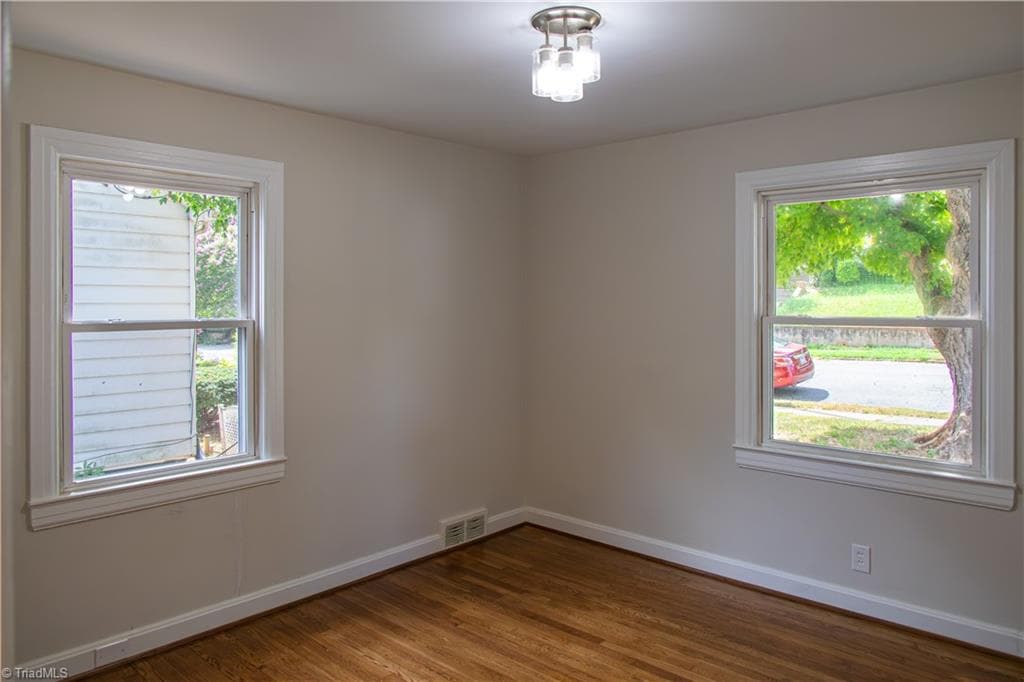 Stick/Site Built at 401 S Sunset Drive, Winston-Salem NC 27103, Winston-Salem, photo 27 of 38